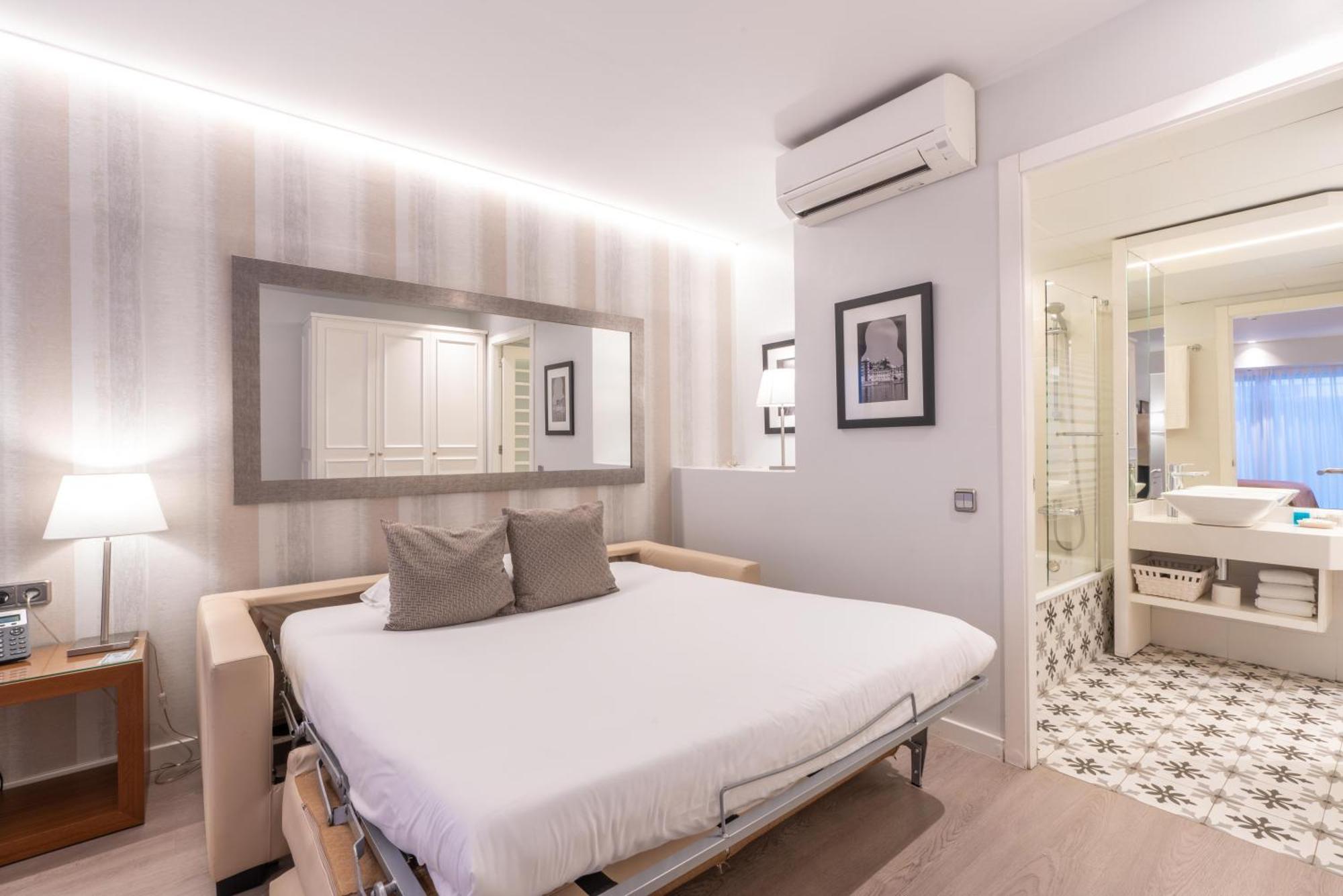 Serennia Fira Gran Via Exclusive Rooms L'Hospitalet de Llobregat Dış mekan fotoğraf